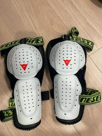 Наколенники Dainese active evo