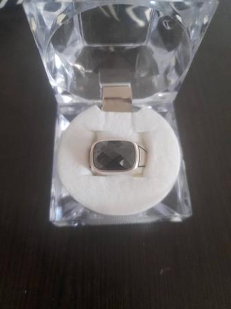 Продаю серебряную печатка,новая,прошу писать на