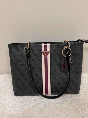 Продам оригинальную сумку Guess