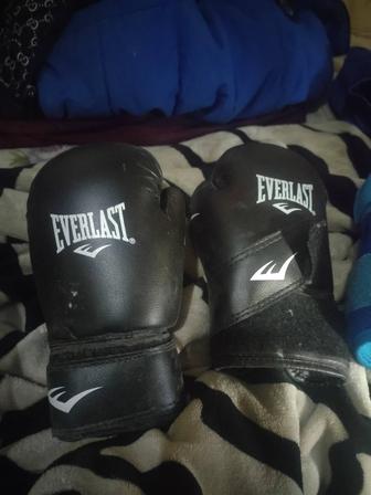 Продам боксерские перчатки размер 4 oz
