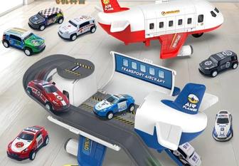 Самолет с машинками