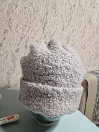 Теплая зимняя шапка