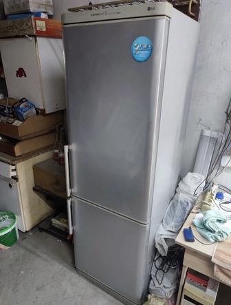 Холодильник lg