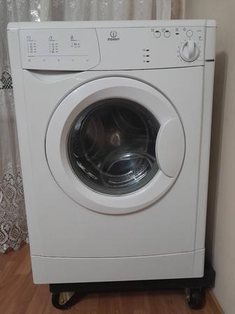 Продам не рабочую стиральную машинку INDESIT