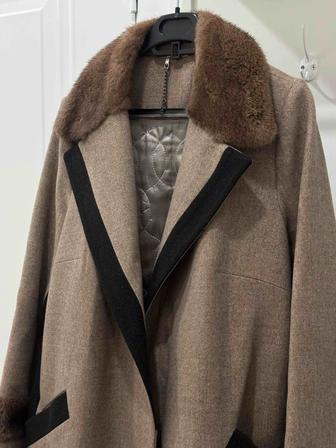 Пальто с норковым воротником женское