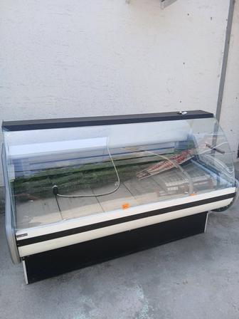 Продам витринный холодильник