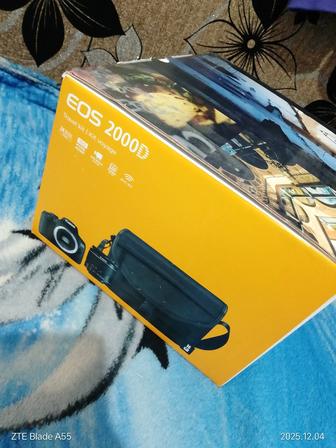 Продам фотоаппарат canon 2000D