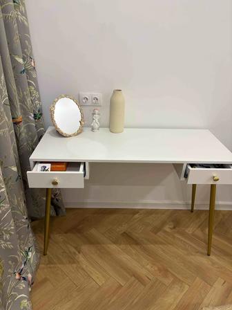 Стол письменный