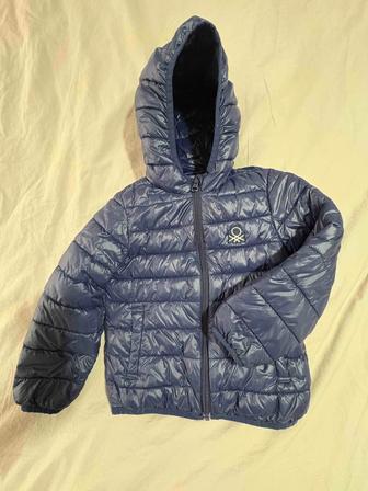 Продам куртку на девочку б/у