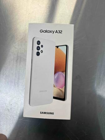 Смартфон Samsung Galaxy A32 4 ГБ/128 ГБ белый