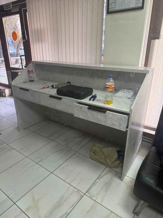 Офисная мебель , кассовый стол, кассовый бокс. Полки и шкафы