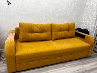 СРОЧНО Продается диван горчичного цвета б/у, торг уместен.