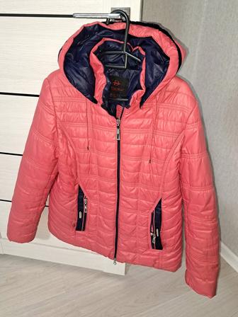 Куртка женская 52-54 размера