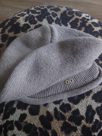 Продается бирет женский..мягкий и комфортный