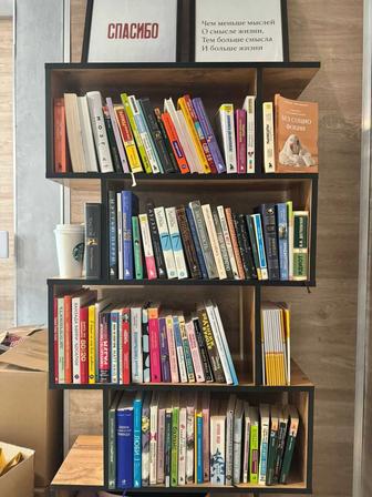Продается книжный шкаф.