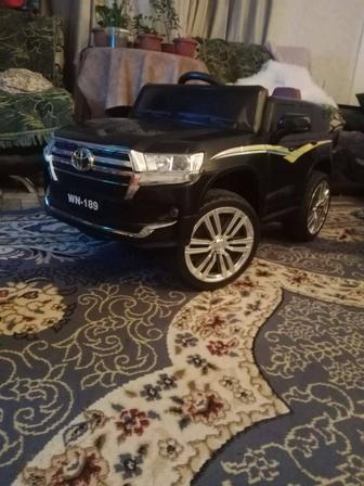 Продам детскую машинку