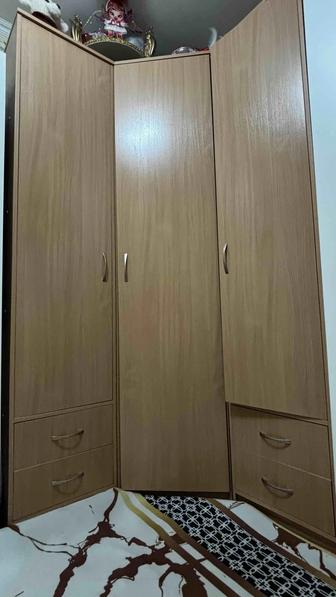 Шкаф угловой