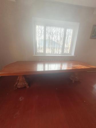 Дубовый стол