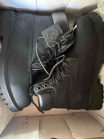 Продам зимние ботинки