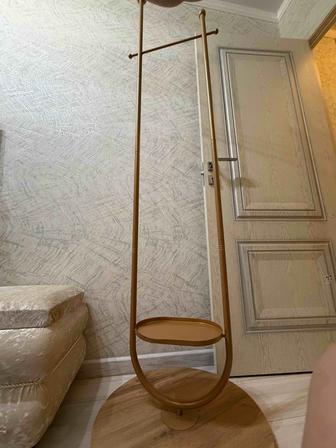 Стойка для одежды