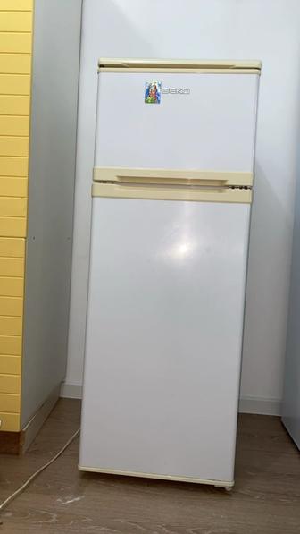 Продам холодильник