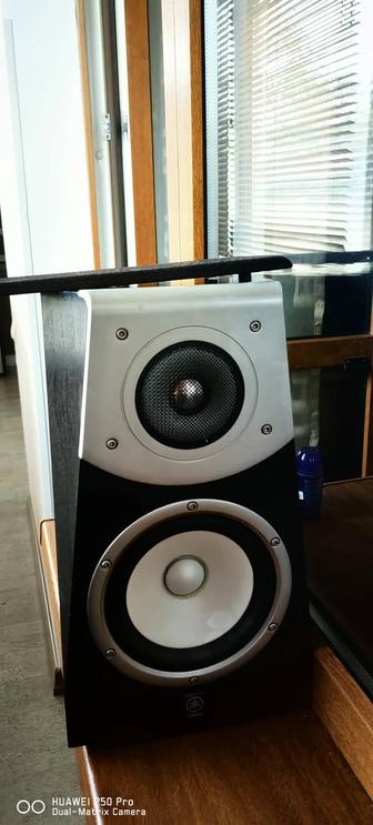 Акустические колонки фирмы Yamaha Cavo 2