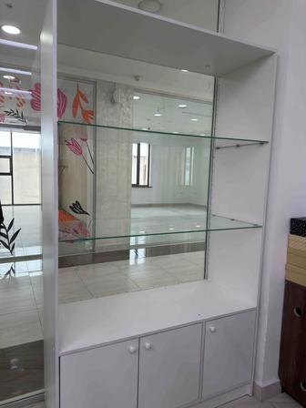 Стеллаж,зеркало,тумба касса