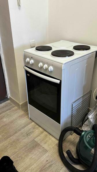 Продам электрическую плиту Darina