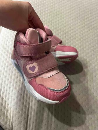 Продам кроссовки Indigo kids, 26 размер