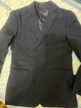 Продам костюм