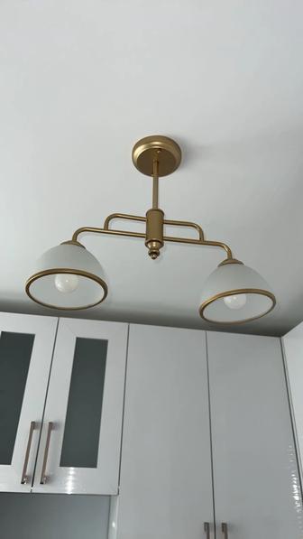 Продам люстру