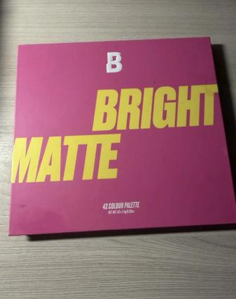 Продам тени bright matte