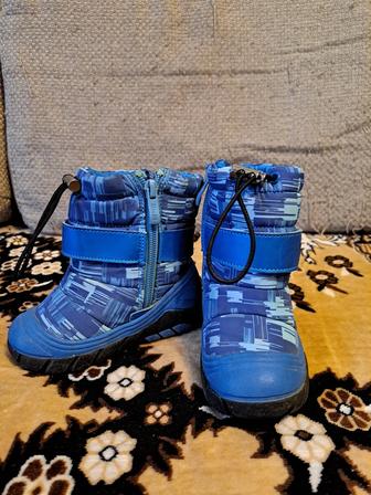 Продам зимние сапоги на мальчика р22