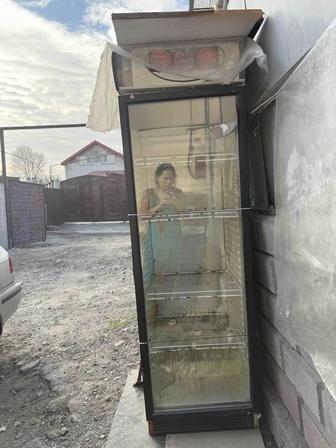 Витринный холодильник