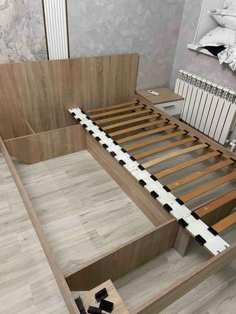 Продается двухспальная кровать (каркас)