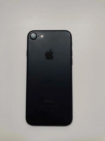 Продам iPhone 7