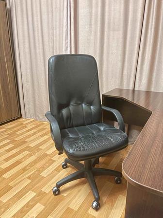 Компьютерное кресло б/у