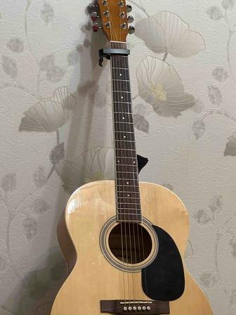 Гитара в комплекте новый