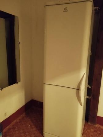 Продам холодильник Индезит