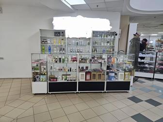 Продам торговое оборудование(шкафы,стеклянные витрины)