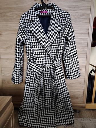 Пальто облегченное размер 44.