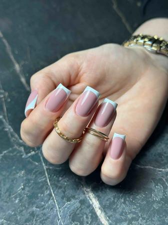 Маникюр / педикюр / наращивание ногтей