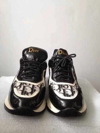 ПРОДАМ ДЕШЕДЁШЕВО кроссовки, женские, стильные, Dior, Европа, размер 39, БУ
