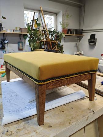 Пуфик для ног (банкетка) винтажная после реставрации