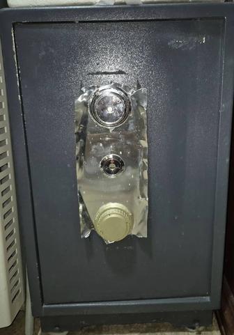 Б/у сейф на разбор