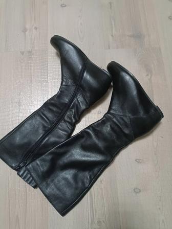 Женские сапоги