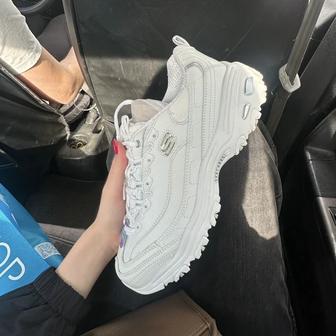 Продаю кроссовки Skechers белые, женские, 41 размер