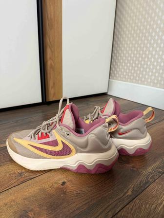 Кроссовки Nike