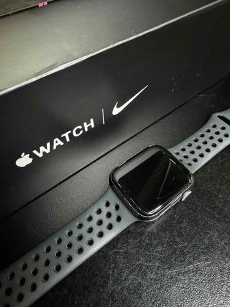 Продам Apple Watch  S5 44mm