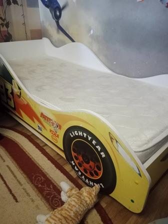 Кровать автомобиль с матрасом